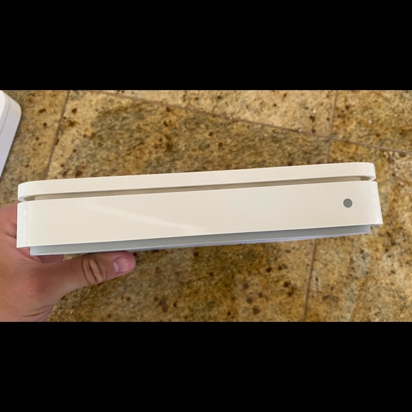 Apple A1408 Airport Extreme Base Station 5th
Gen WirelessRouter and - Picture 11 of 16